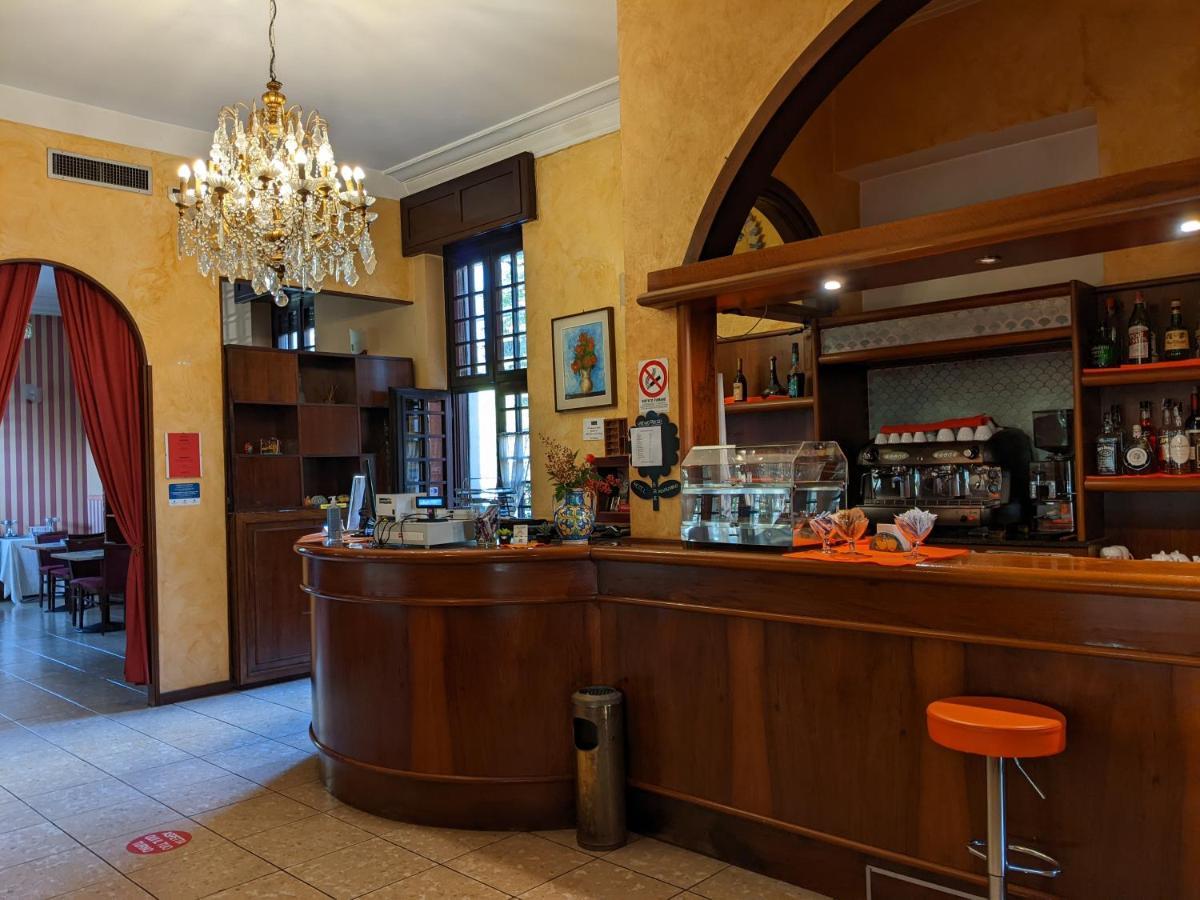 Hotel Montecarlo Castellanza Ngoại thất bức ảnh