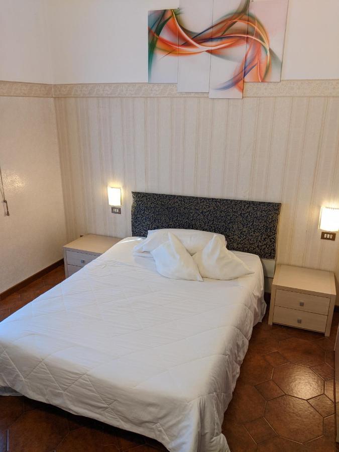 Hotel Montecarlo Castellanza Ngoại thất bức ảnh