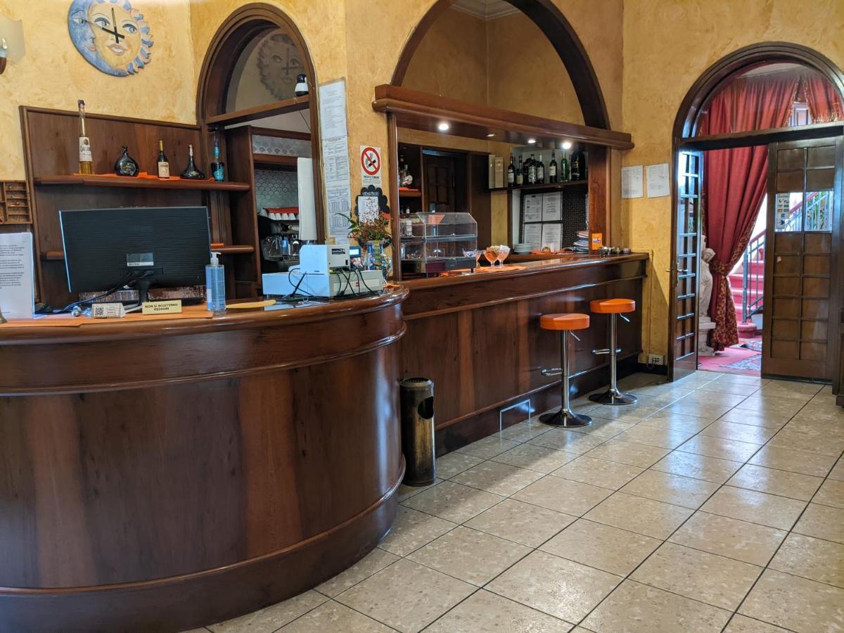 Hotel Montecarlo Castellanza Ngoại thất bức ảnh