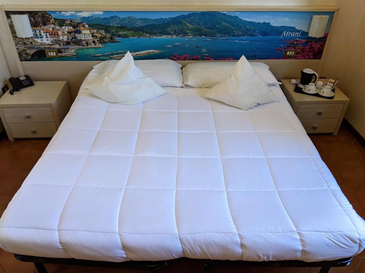Hotel Montecarlo Castellanza Ngoại thất bức ảnh