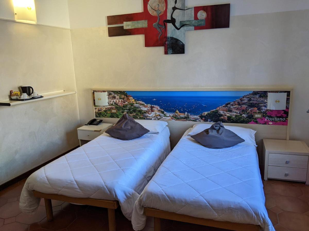Hotel Montecarlo Castellanza Ngoại thất bức ảnh