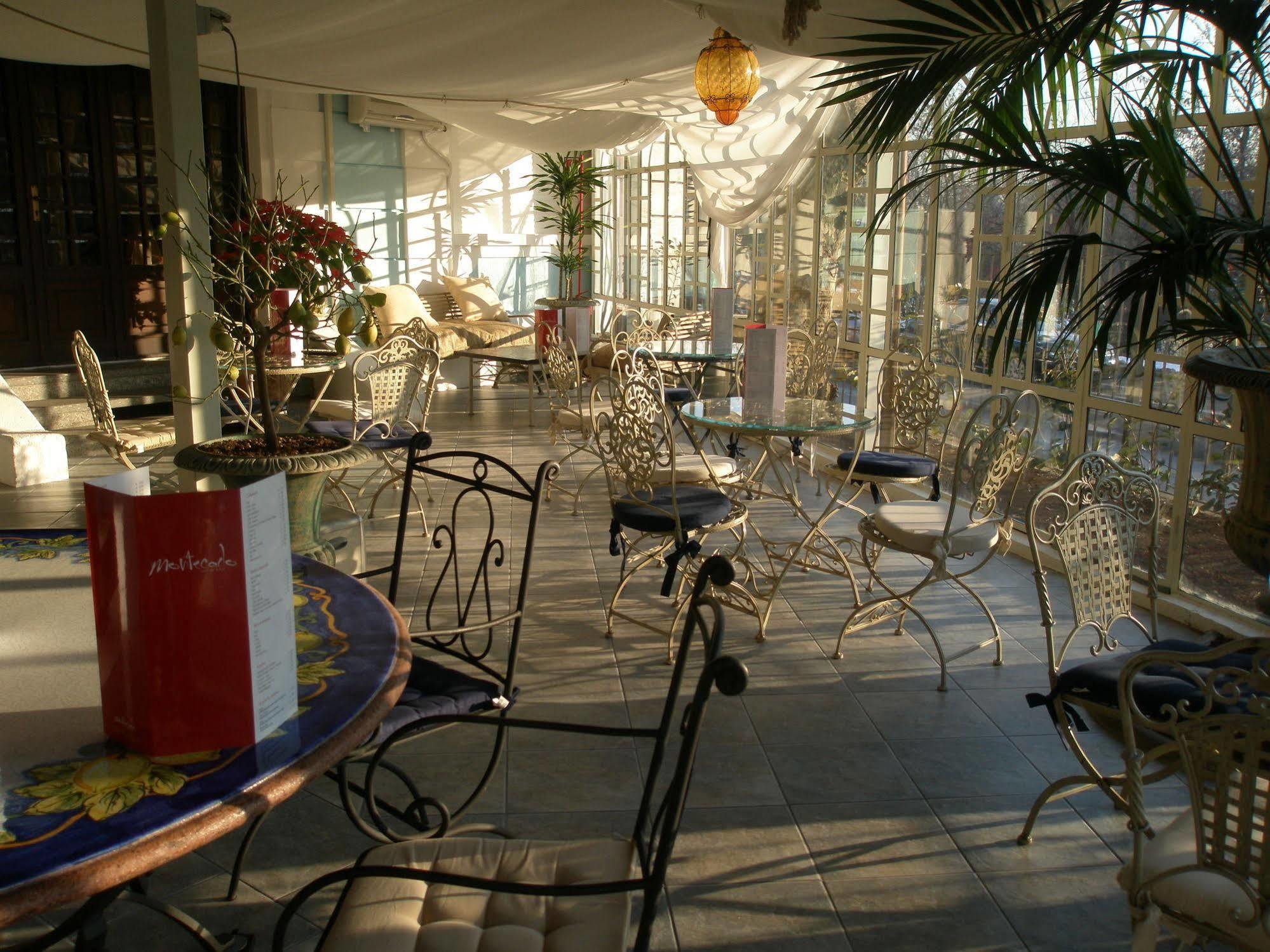 Hotel Montecarlo Castellanza Ngoại thất bức ảnh